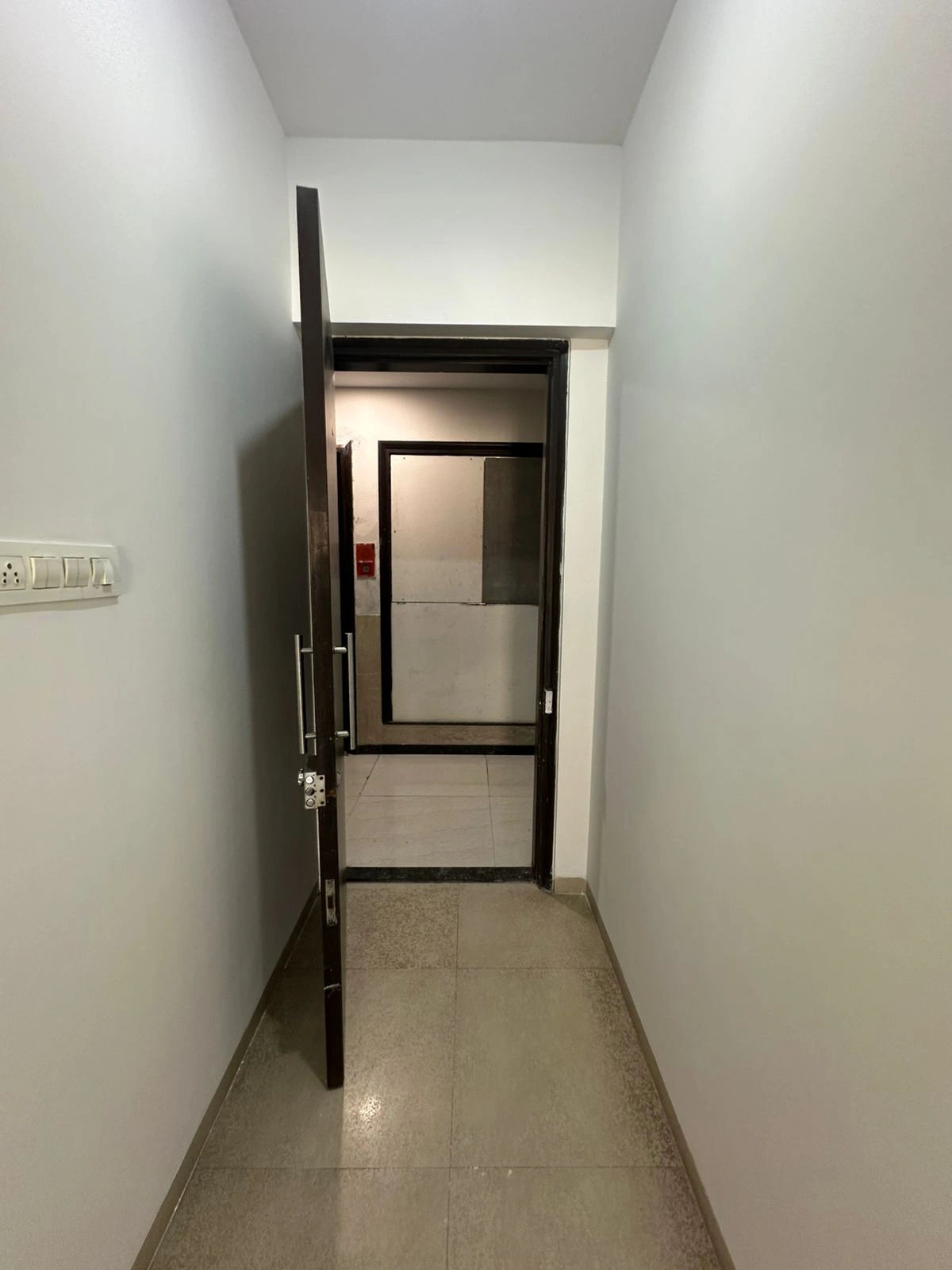 2 BHK Flat for Rent in Aspen Garden, Malad East